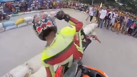 Scooter crashes and fights